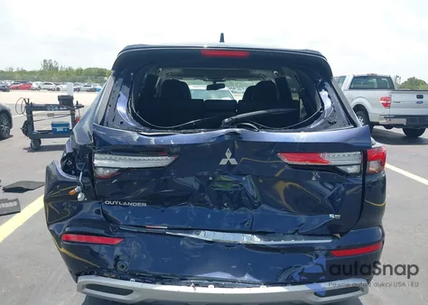 2024 Mitsubishi Outlander Se 2.5 2Wd/Se Black Edition S-Awc/Se Black Edition W/Pano Roof S-Awc z USA, uszkodzony, nr VIN JA4J3VA81RZ084894